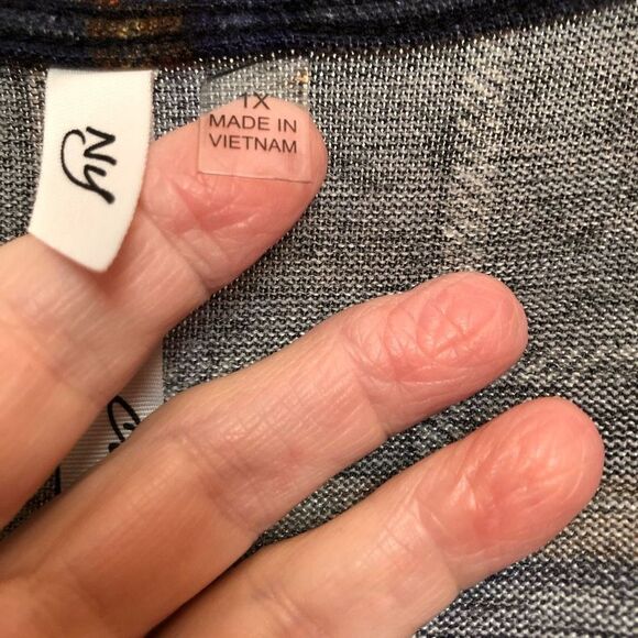 NY COLLECTION - NWT - L Sz 1X Long-Sleeve, Plaid, Cris-Cross Top w/Button Cuffs - Picture 13 of 15